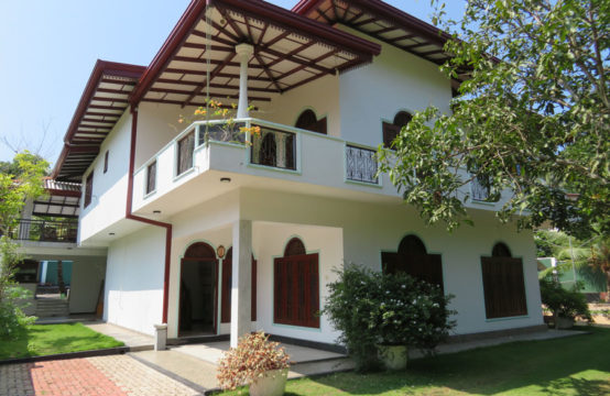 6 Bedroom villa for sale