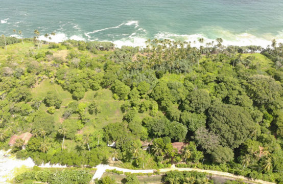 Stunning land on a Peninsula for sale (Two Plots)