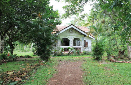 Colonial style house for renovation