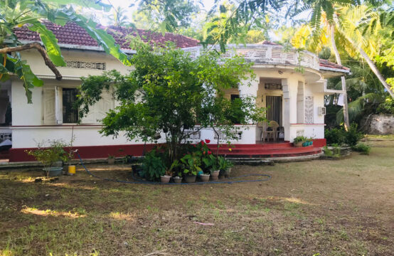 Colonial Bungalow for Sale in Southern Sri Lanka – Beachside Property