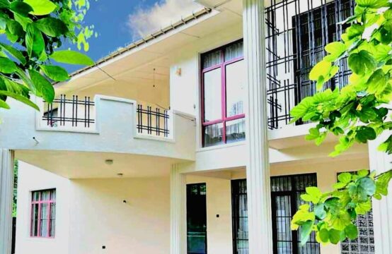 Modern two storey house for sale (off Colombo-Kandy road)