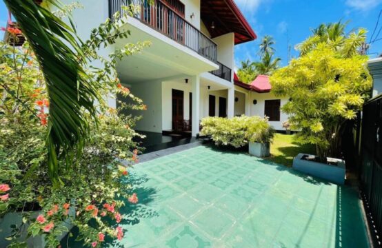 Spacious 4-Bedroom House with Pool for Rent in Bentota – Close to Beach &#038; Town