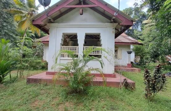 Colonial-Style 4-Bedroom Home for Renovation – Ahangama
