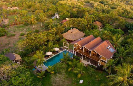 Boutique Hotel for Sale in Tangalle – 8 Bedrooms, Pool, Garden &#038; Lake Views