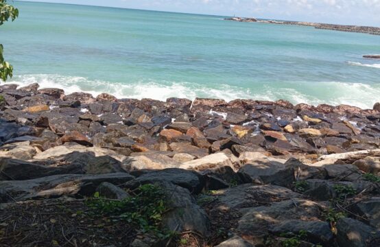 Beachfront Land for Sale in Talalla – 175 Perches with Subdivision Option
