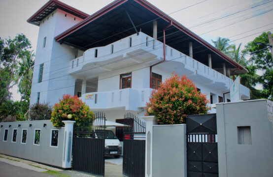Luxury Private Villa Near Hikkaduwa – Sleeps 22 with Chef &#038; Restaurant