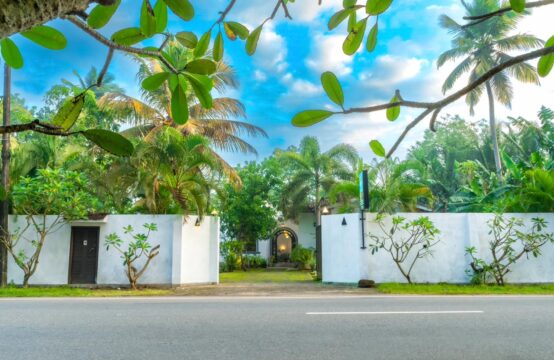 Luxury 4-Bedroom Villa for rent near Talpe Beach, Sri Lanka